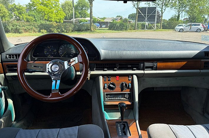 Mercedes-Benz S-Klasse 280 SE , AUTOMAAT, ELEKTRISCH SCHUIFDAK, LPG, RIJDT NIET OP BENZINE, MET NIEUWE APK