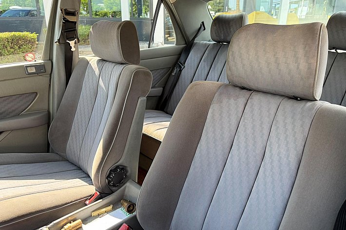 Mercedes-Benz S-Klasse 280 SE , AUTOMAAT, ELEKTRISCH SCHUIFDAK, LPG, RIJDT NIET OP BENZINE, MET NIEUWE APK