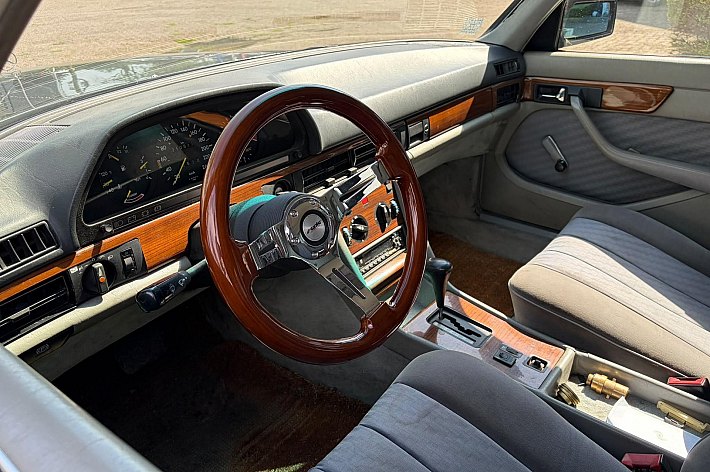 Mercedes-Benz S-Klasse 280 SE , AUTOMAAT, ELEKTRISCH SCHUIFDAK, LPG, RIJDT NIET OP BENZINE, MET NIEUWE APK