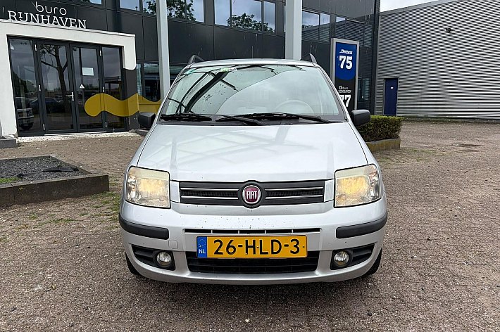 Fiat Panda 1.2 Emotion , AUTOMAAT, AIRCO, DISTRIBUTIE RECENT VERNIEUWD, ELECTR RAMEN, BLUETOOTH TELEFOON VIA STUUR, RIJDT EN SCHAKELT TOP