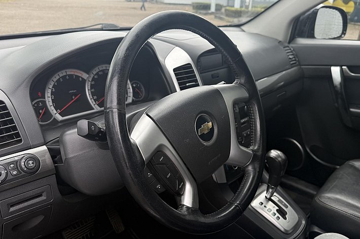 Chevrolet Captiva 3.2i Executive , AUTOMAAT, AWD, 7 PERS , AIRCO, LEDER, OPENDAK, ELECTR STOELEN, ELEC SPIEGELS EN RAMEN, AWD, TREKHAAK, BOEKJES AANWEZIG, 4WD