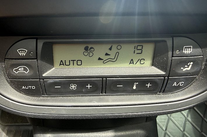 Citroën C3 Pluriel 1.4i AIRCO (STEENKOUD), WERKEND CABRIODAK, 4 ELECT RAMEN, NAVI, BLUETOOTH, CV, SPLINTERNIEUWE KOPPELING, BOEKJES