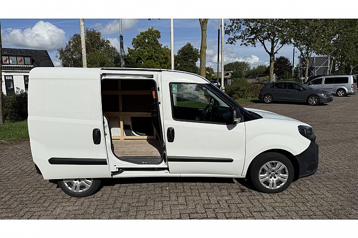 Fiat Doblò Cargo 1.6 MJ L1H1 ECO JET ,AIRCO, EURO 6, 3 PERSOONS, ELECTR RAMEN, NAVI, EURO 6, ACHTER DEUREN, NETJES ONDERHOUDEN, BTW AUTO, BOEKJES AANWEZIG