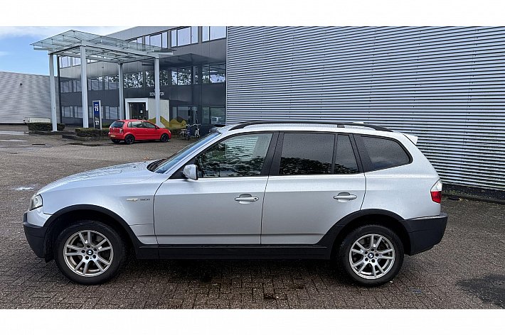 BMW X3 3.0i , AUTOMAAT, LEDER, AIRCO, CRUISE CONTROLE, BOEKJE, AWD, YOUNGTIMER, ZEER GOED RIJDENDE X3