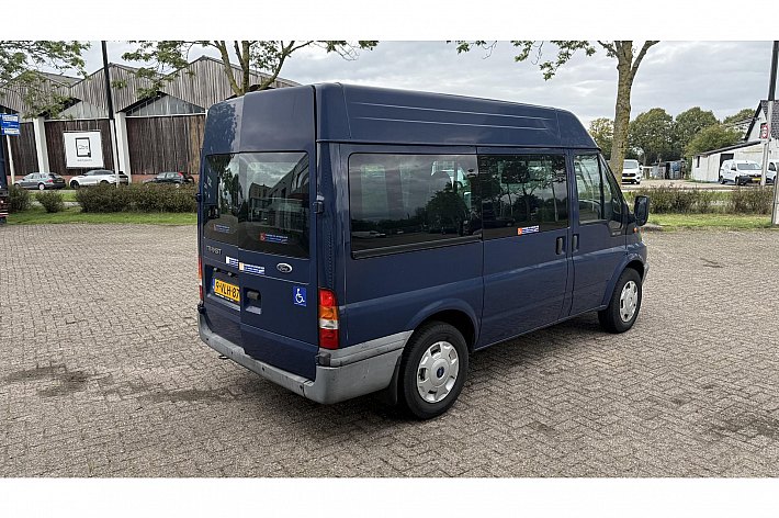 Ford Transit 300S 2.4TDdi , EXPORT, AUTOMAAT, 137.380 KM, HOGE UITVOERING, ROLSTOELLIFT, ELECTR VERSTELBARE STOEL, SCHUIFDEUR, OOK IDEAAL VOOR OMBOUW CAMPER, BIJ EXPORT BLIJFT LIFT ER IN, VOOR IN NL GAAT HIJ ER UIT !!!RIJDT EN SCHAKELT 100%